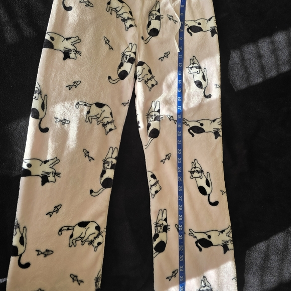 Cozy Pink Cat Pants - Picture 4 of 4